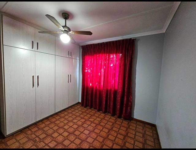 6 BEDROOM HOUSE FOR SALE IN EVEREST HEIGHTS